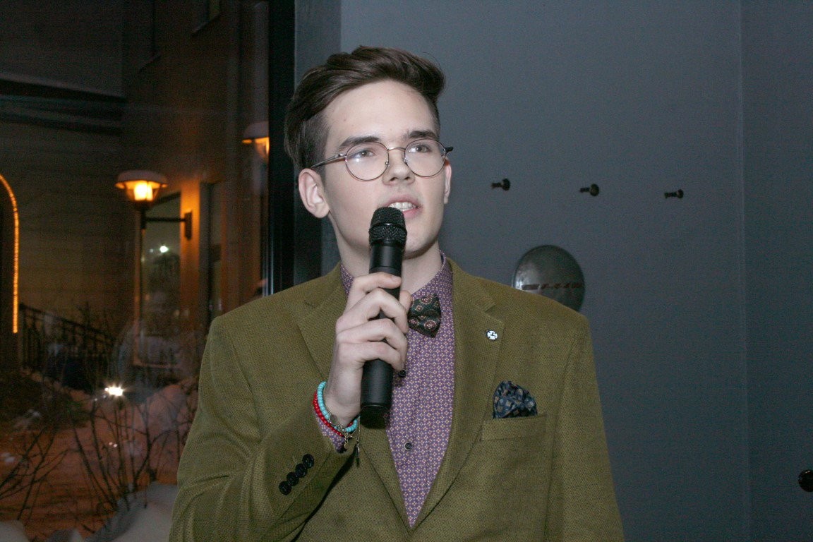 Meiteņu elks The Ludvig pirmoreiz runā par tēta zaudēšanu autokatastrofā (Bilde 4)