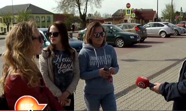 Attālākā novadā pašvaldību vēlēšanās kandidē seksīgas skolnieces... (Bilde 3)