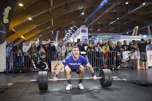 Muskuļoti sportisti, mākslinieku priekšnesumi un bezkompromisa cīņa Battle of Riga 2017 Ķīpsalā (Bilde 1)