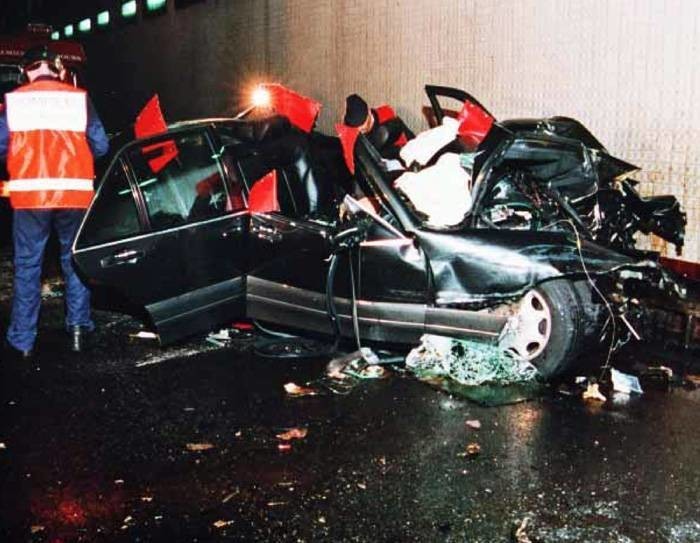 Aprit 20 gadi kopš šarmantās princeses Diānas traģiskās autokatastrofas (Bilde 2)