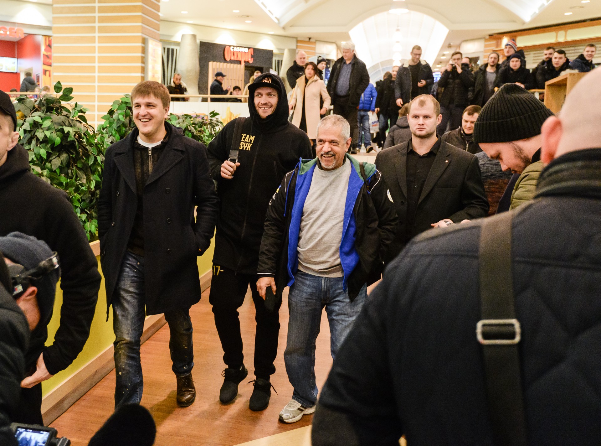 Maira Brieža un Oleksandra Usika publisko treniņu t/c Domina Shopping apmeklējuši vairāk nekā 1000 fani (Bilde 1)
