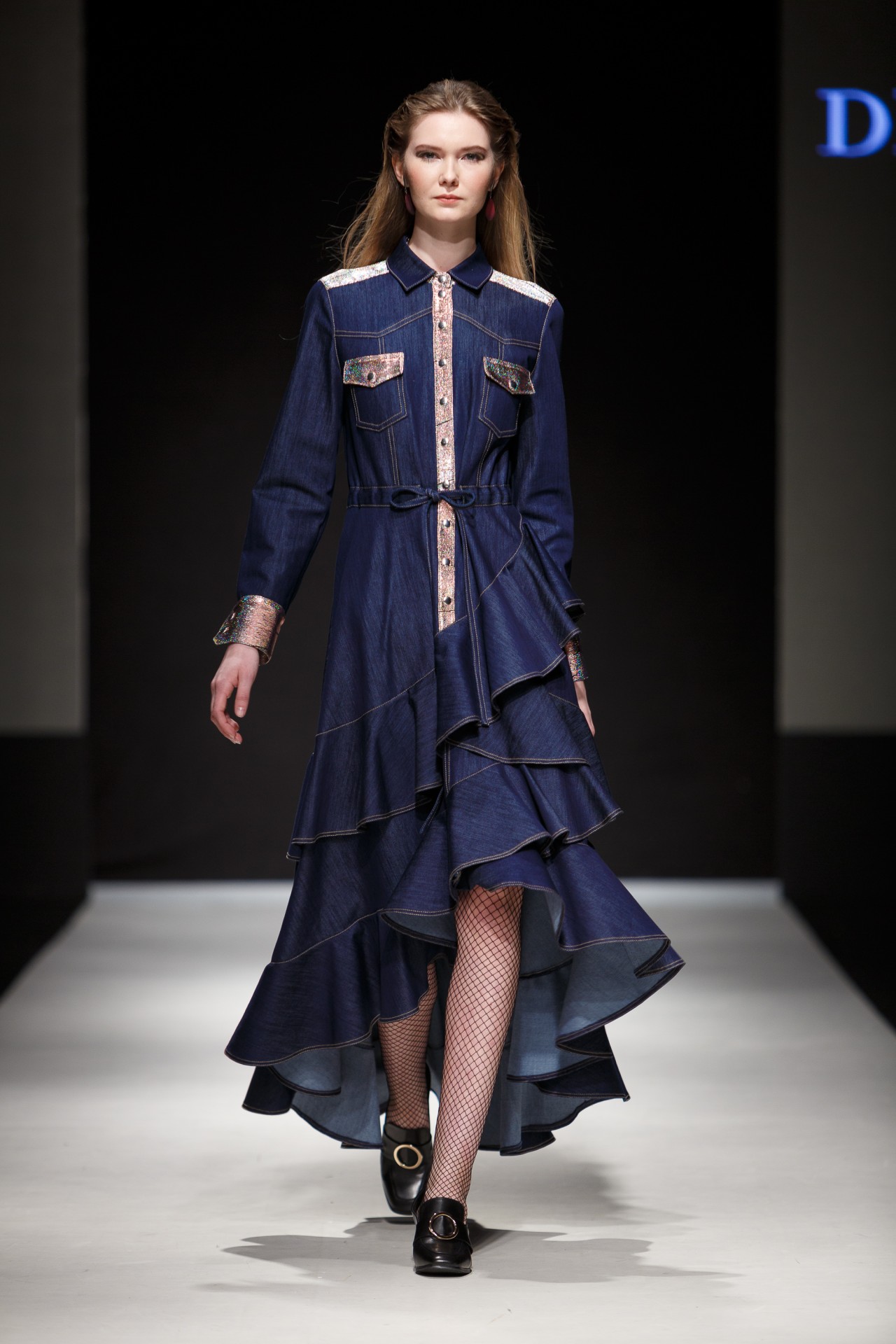 FOTO: Diana Arno tērpu kolekcija Riga Fashion Week 2018 (Bilde 3)
