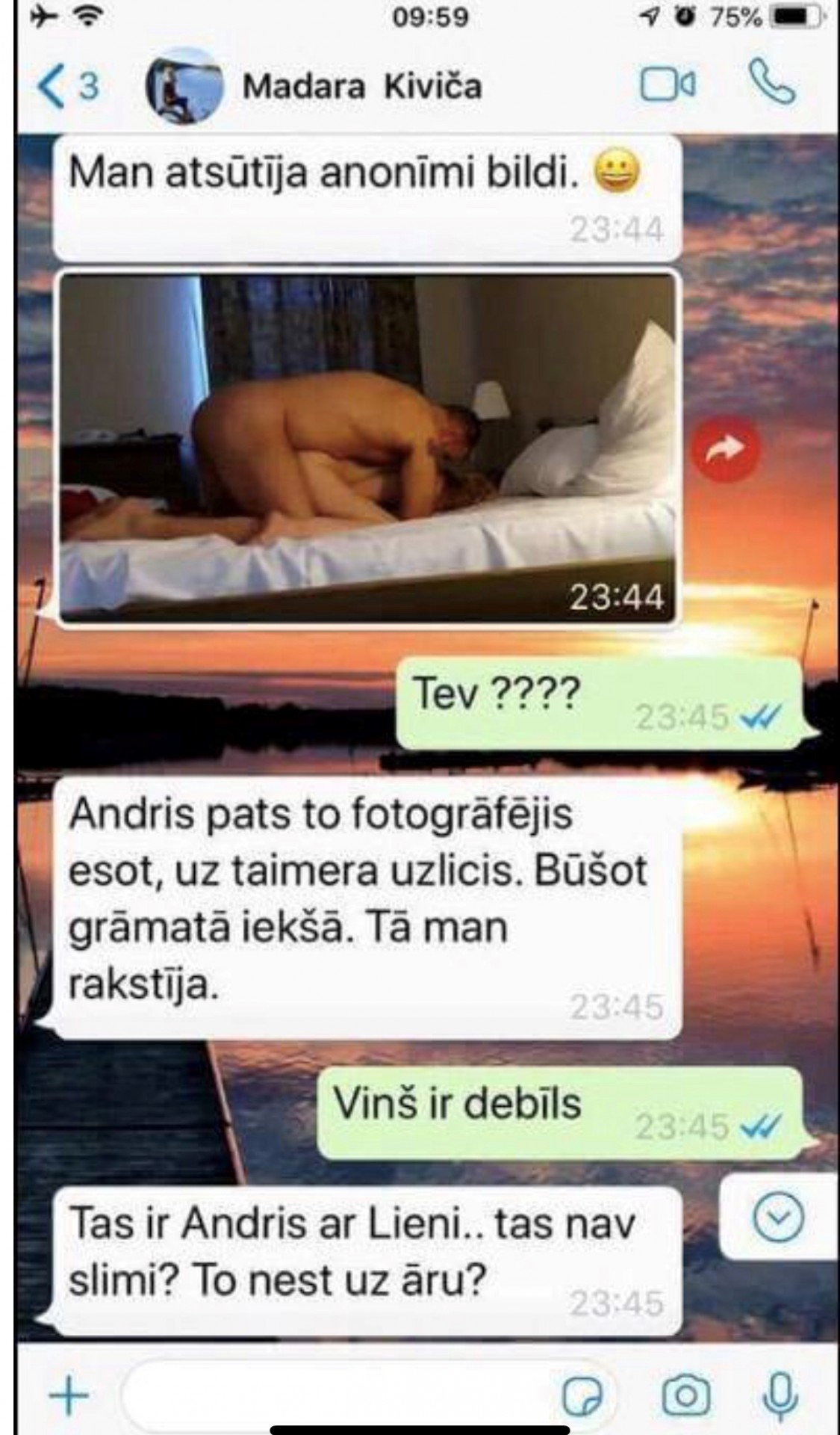 Nopludināti Andra Kiviča un Lienes Skulmes intīmi kailskati no guļamistabas. FOTO (Bilde 3)