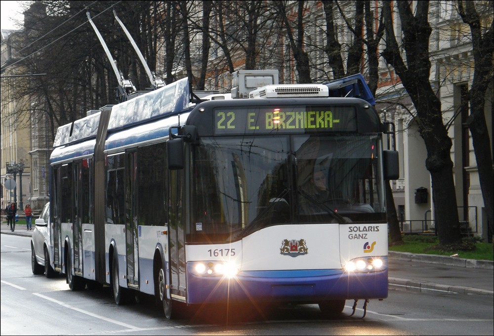 Totāli sadragāta sabiedriskā transporta maršrutu shēma. No Daugavas stadiona, Lienes, Valmieras un Avotu ielām vairs uz centru netikt (Bilde 1)