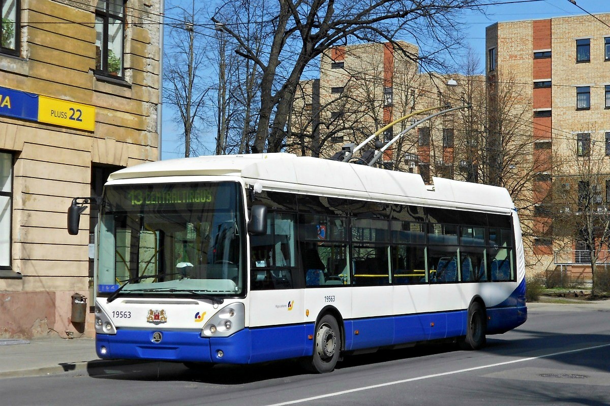 Totāli sadragāta sabiedriskā transporta maršrutu shēma. No Daugavas stadiona, Lienes, Valmieras un Avotu ielām vairs uz centru netikt (Bilde 4)