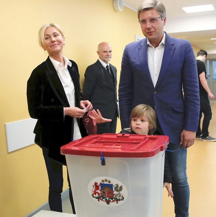 Ušakovs aizbēdzis no sabiedrības, jo cilvēkiem riebjas Saskaņa (Bilde 2)