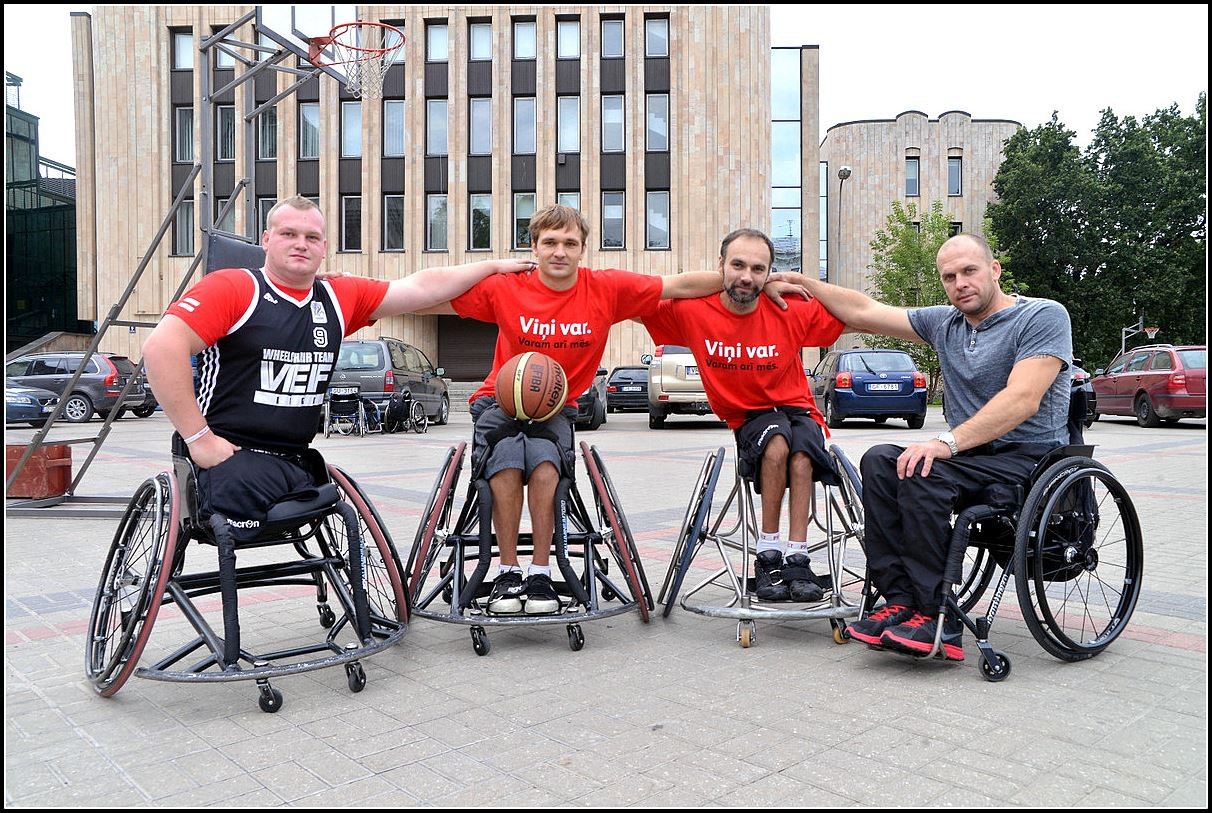 41 gada vecumā pāragri mūžībā aizsaukts Latvijas ratiņbasketbola izlases spēlētājs Guntars Skrabis (Bilde 1)