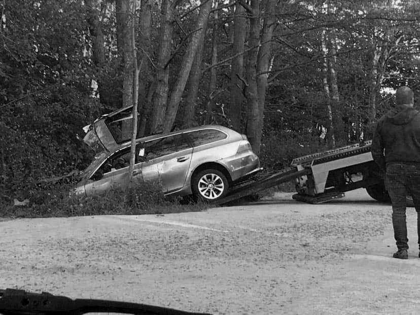 Bez tiesībām un alkohola reibumā. Autokatastrofā mirst 15 gadus vecā Elīna. Liepāja publisko meitenes foto un iespējamā slepkavas vārdu (Bilde 2)