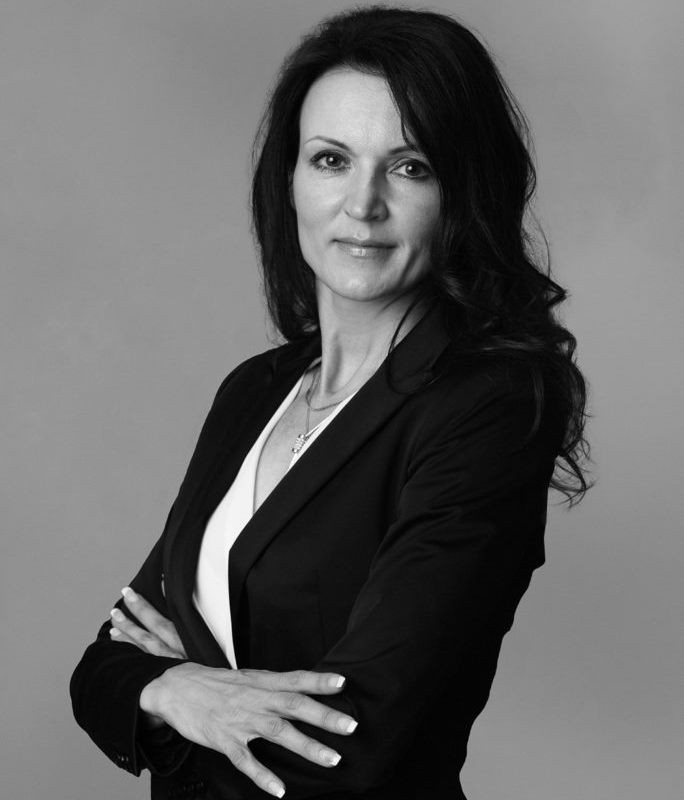 Šaušalīgā autokatastrofā bojā gājusi slavenību advokāta Saulveža Vārpiņa kundze, advokāte Gunita Pikmane (Bilde 2)