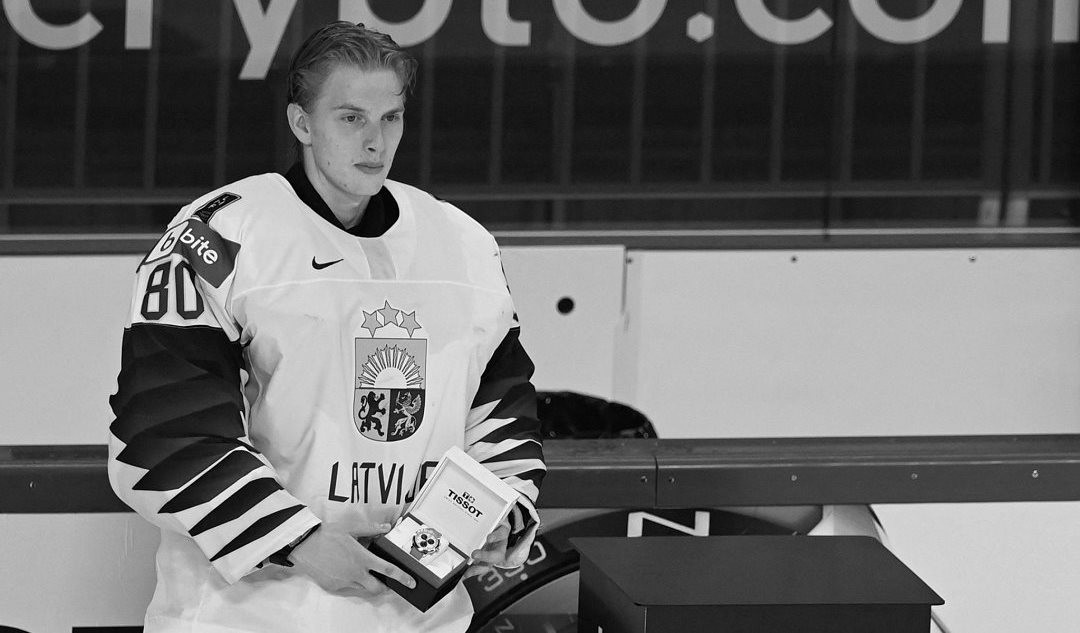 ATVADU FOTOGALERIJA: 24 gadu vecumā draugu kāzās mīklainos apstākļos gājis bojā izcilais hokejists Matīss Kivlenieks (Bilde 2)