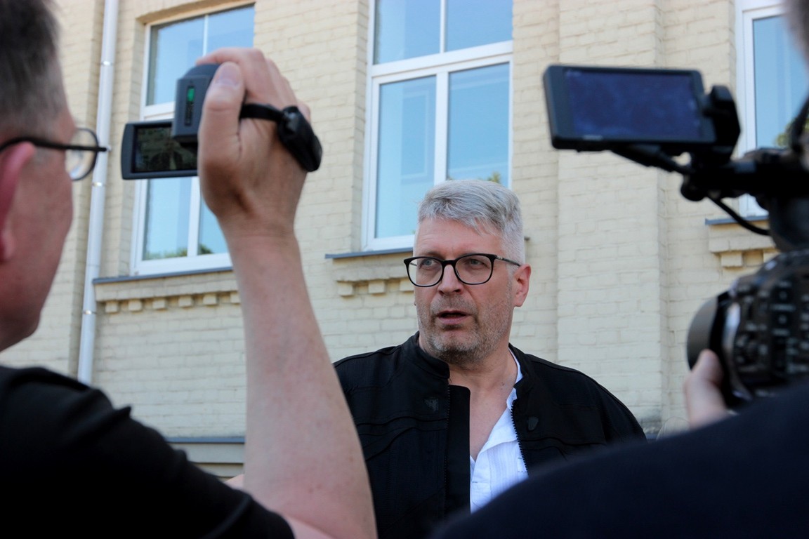 Pēc rokudzelžiem, masku šoviem, kratīšanām un „tipogrāfijas kļūdām” pie lasītājiem dodas Lato Lapsas jaunā grāmata par Juri Stukānu  (Bilde 3)