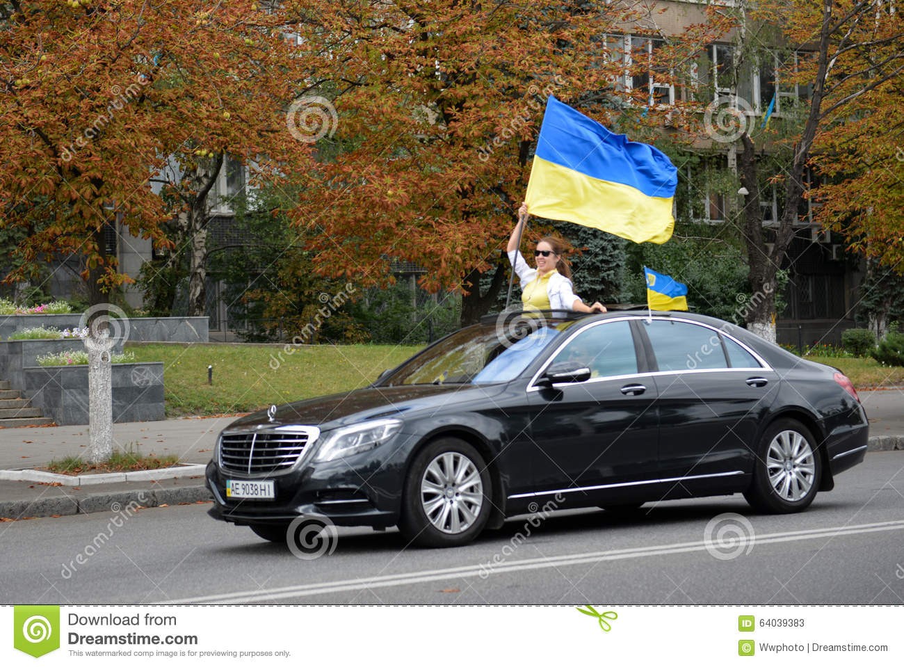 Uzmanību zibakcija! Auto Brīvības brauciens ar Ukrainas karogiem gar Krievijas vēstniecību. Aicināti visi! (Bilde 1)