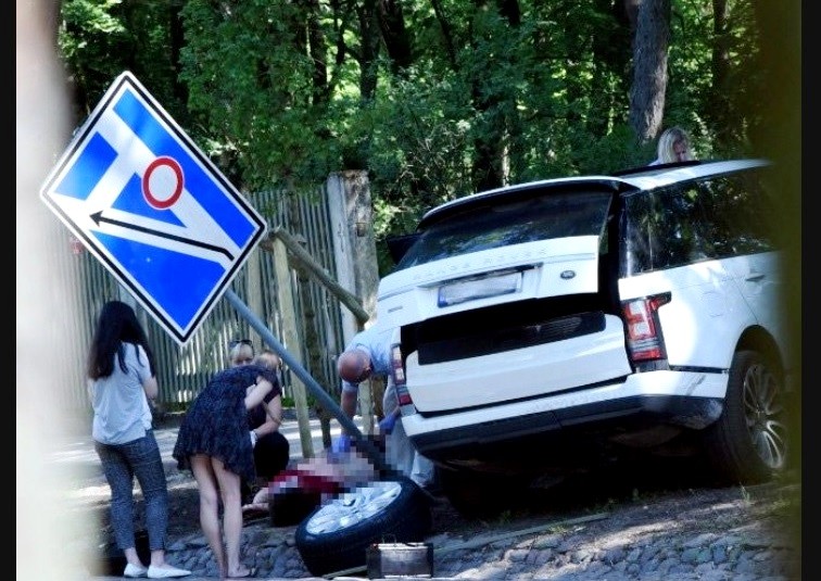 Latvijas asinskārākā, nekrietnākā, mantkārīgākā ģimene! Grāmatnīcās tikko "karsta" Lato Lapsas jaunā grāmata Hiēnu banda (Bilde 1)