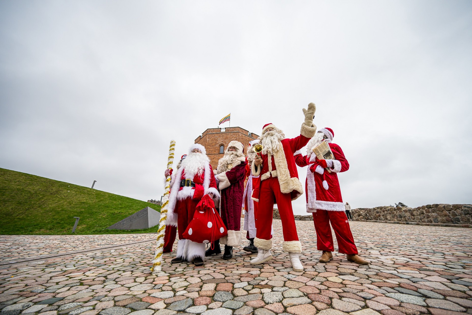 Baltijas un Latvijas Ziemassvētku vecīši "spridzina" ballītē Lietuvā (Bilde 3)
