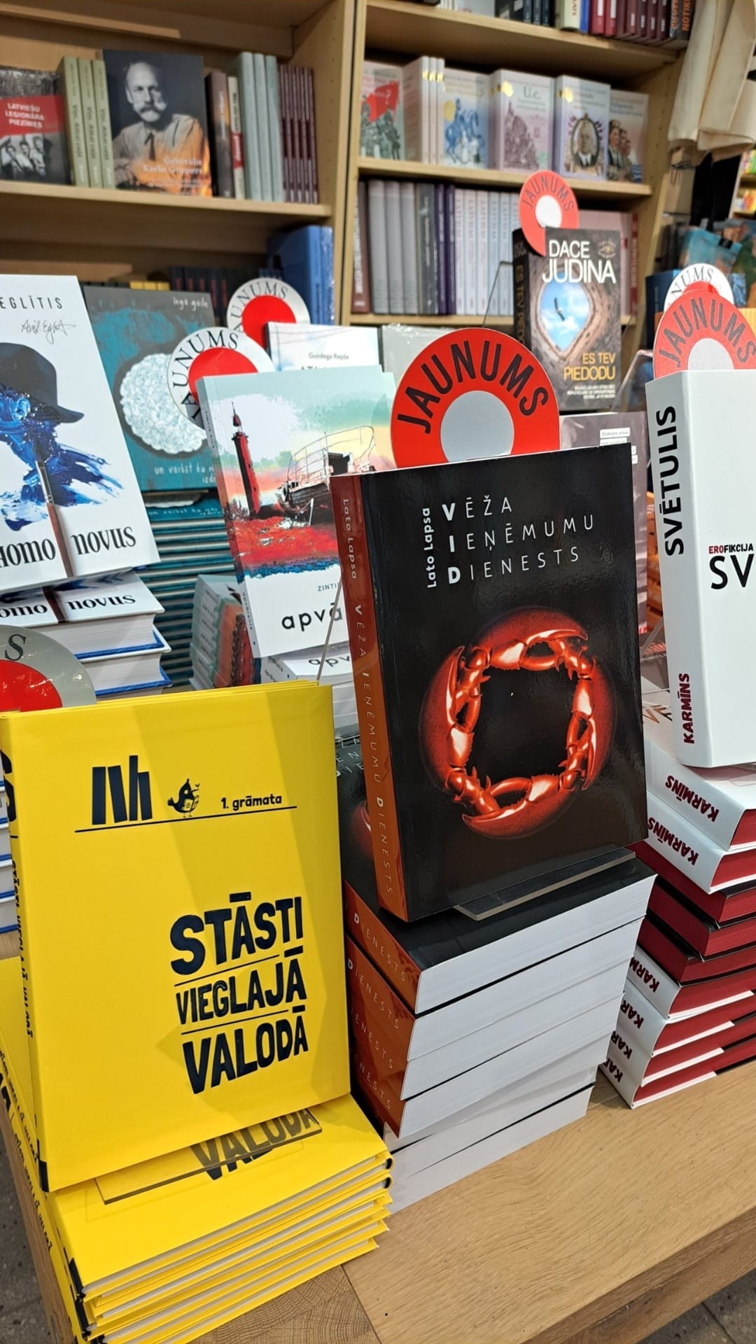 Skandalozi! Grāmatnīcās nonācis „Vēža ieņēmumu dienests”, kas detalizēti atklāj, kā darbojas viena no Latviju pārņēmušajām vēža metastāzēm (Bilde 1)
