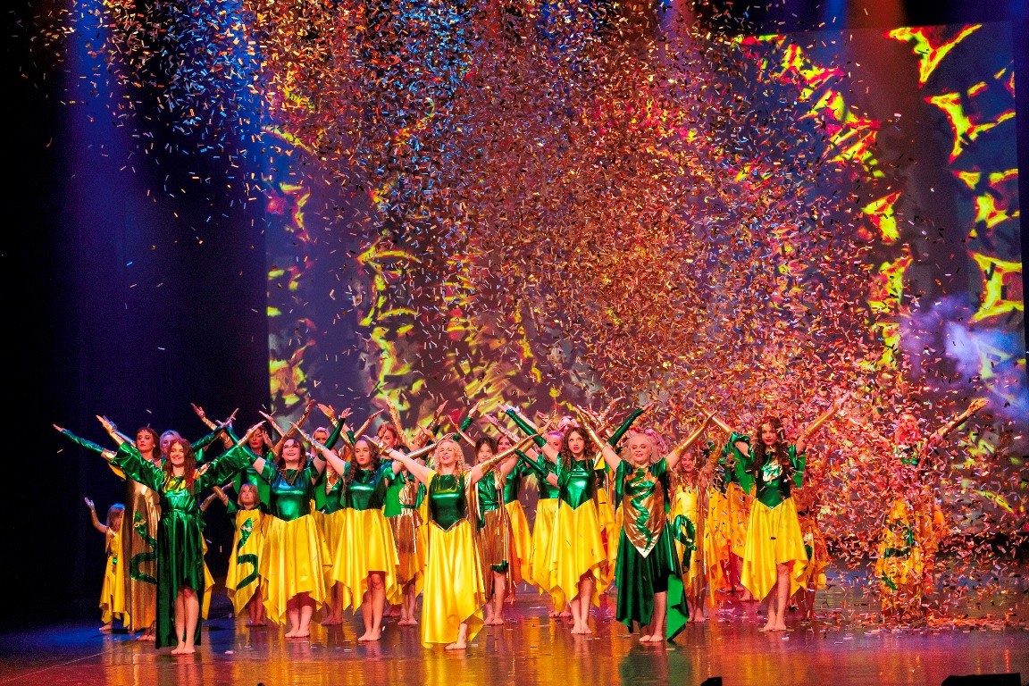 FOTO REPORTĀŽA: Izrāde Likteņa ACS tapa 365 dienas! Talantīgi dejotāji no 5 līdz 55 gadiem! Darinas Kudļajevas deju teātris DK Dance Theatre (Bilde 1)
