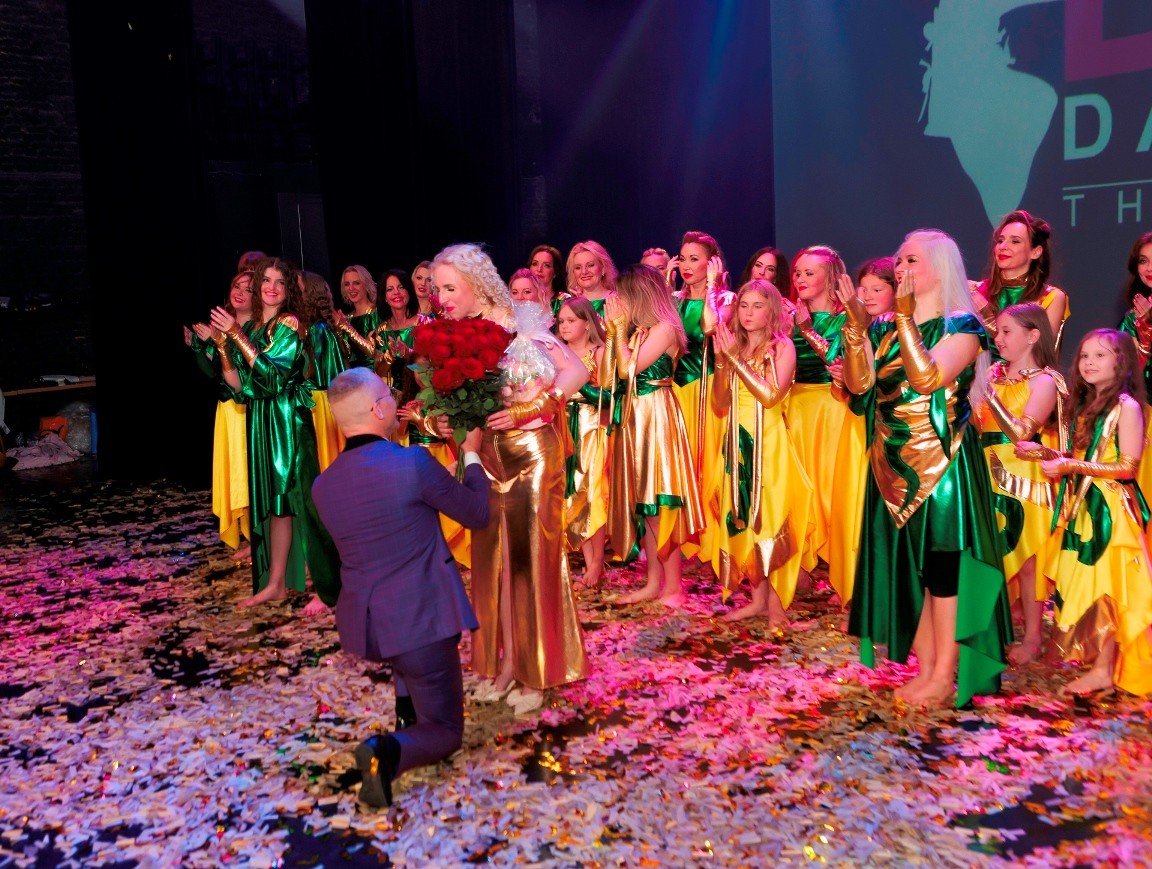 FOTO REPORTĀŽA: Izrāde Likteņa ACS tapa 365 dienas! Talantīgi dejotāji no 5 līdz 55 gadiem! Darinas Kudļajevas deju teātris DK Dance Theatre (Bilde 4)
