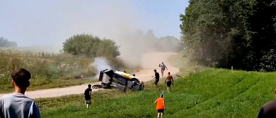 Autokatastrofa. Kas notiek pirmajās minūtēs pirms glābēju un ātrās palīdzības ierašanās? (Bilde 3)