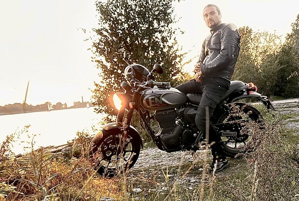 Uzmanību! Līgatnē darbojas krimināls grupējums, kurš pārdur auto riepas un pēc tam par dārgu naudu piedāvā palīdzēt (Bilde 4)