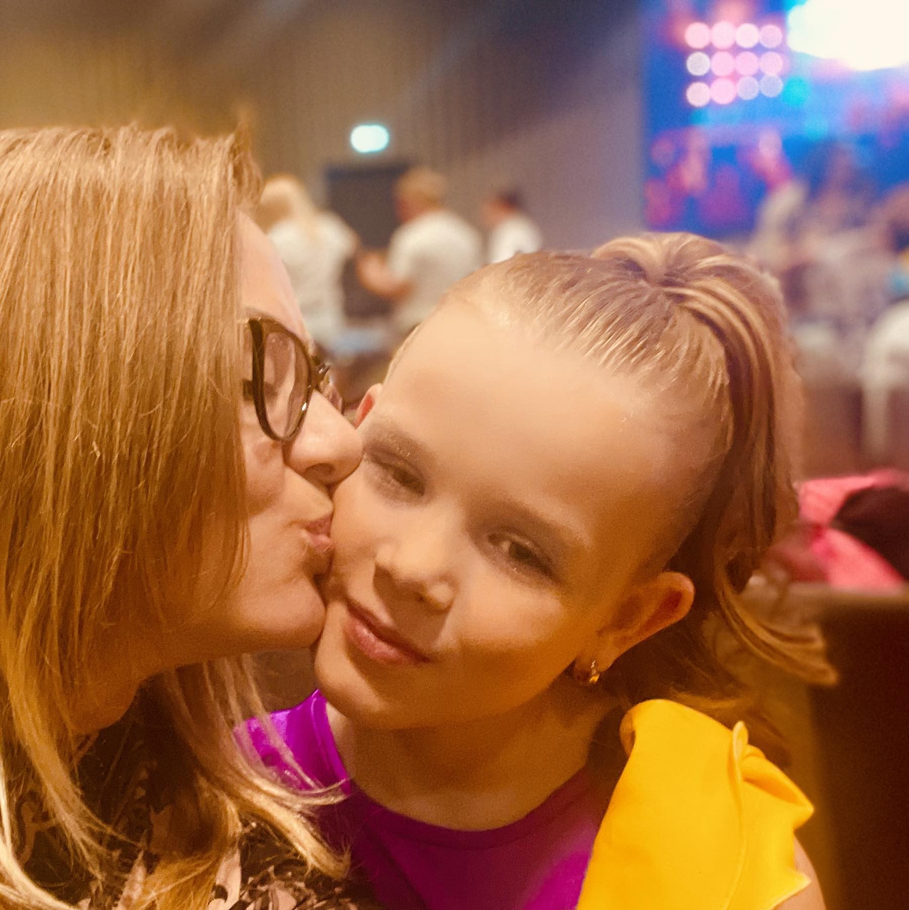 Cilvēka prātam neaptverami. NMPD Latvijas ātrās palīdzības mediķe izdara pašnāvību iebraucot Daugavā. FOTO / VIDEO (Bilde 1)