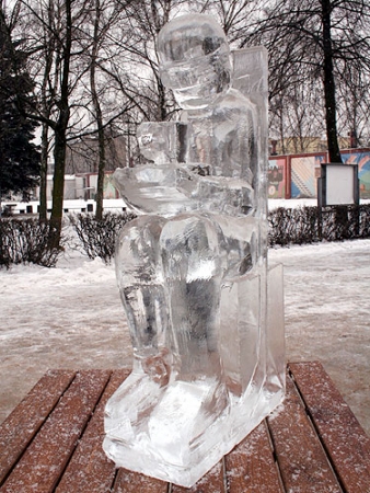 Ledus skulptūras attēloti pazīstamie Latvijas hokejisti  (Bilde 3)
