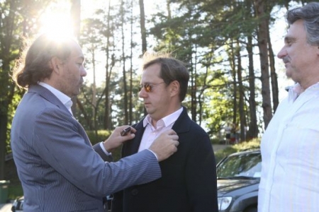 Uz "Jauno vilni" Latvijā ierodas pat sen neredzētas Latvijas slavenības (FOTO) (Bilde 4)
