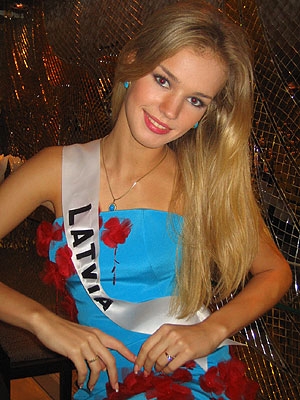 Kokoreviču "Miss Model of the World 2008" atzīst par skaistākās sejas īpašnieci  (Bilde 1)