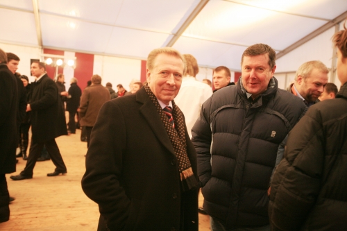 Senāk noziegumos apsūdzētais Ģēģers apdrošina "deformēto"Dienvidu tiltu un Mildu (Bilde 2)