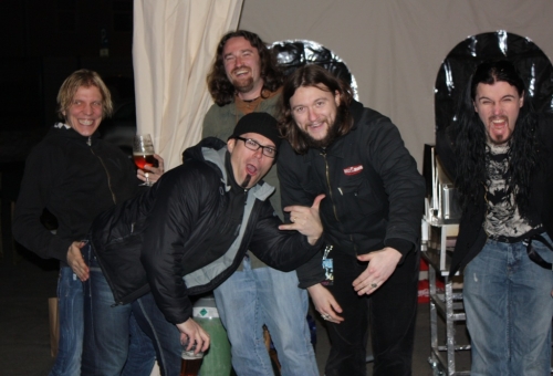 „Apocalyptica” Rīgā iemēģina "sunīšu pozu" (FOTO) (Bilde 1)