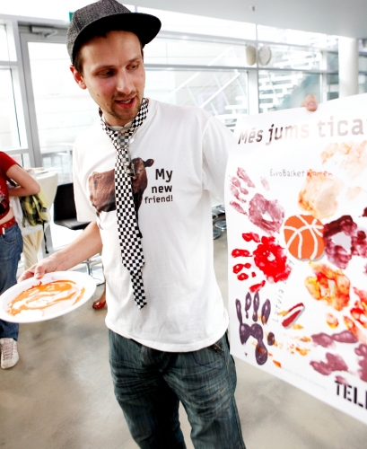 Aktieris iemīlas latviešu basketbolistēs (Bilde 1)