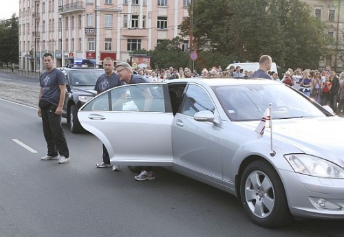 "Sirdspuksti Baltijai" pēdējo kilometru skrien arī Zatlers un Ušakovs (FOTO) (Bilde 2)