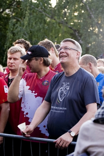 Rīgas mēru Nilu Ušakovu grimē pēc skriešanas (FOTO) (Bilde 4)