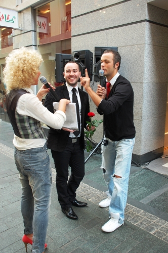 Valdis ŠKUTĀNS atsakās skūpstīt fanes (FOTO) (Bilde 3)