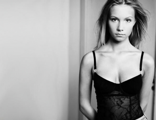 Kas Elzai Stirnai kopīgs ar "Vogue Paris"? (FOTO) (Bilde 2)