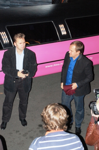 KOMBUĻI uz albuma prezentāciju atbrauc limuzīnā (FOTO) (Bilde 2)