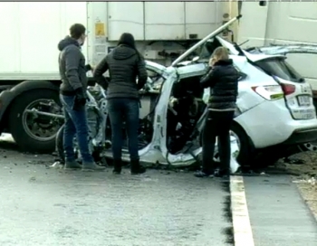Ģimenes šaušalīgās autokatastrofas versija. Iespējams, pašnāvība