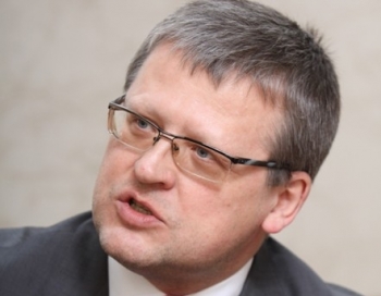 Veselības ministram par preses pīli būtu jāatvainojas