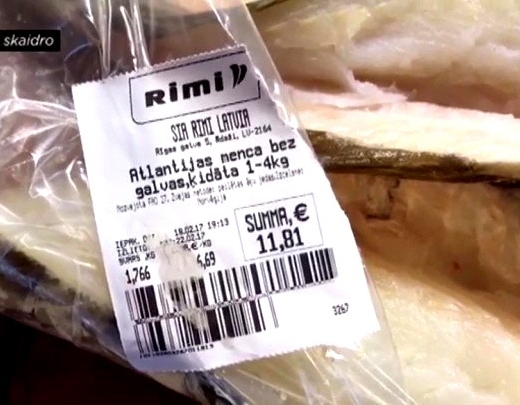 Garšīgas zivtiņas Rimi veikalā Ādažos var nopirkt ar dzīviem tārpiem...