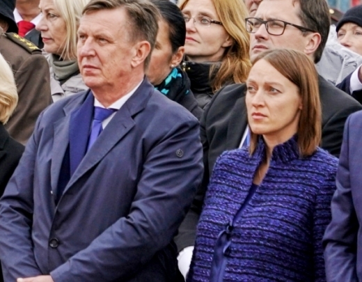 17 gadu starpība ar sievu: 57 gadu vecumā Latvijas premjers Māris Kučinskis kļuvis par tēti