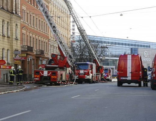 Pārbijies, izdzēsis visus soctīklus. Lūk, kā izskatās aizturētais nelegālā hosteļa īpašnieks, kur tika laupītas 8 jaunu cilvēku dzīvības