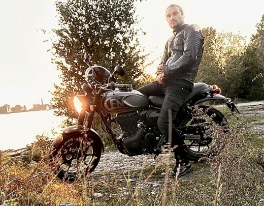 Uzmanību! Līgatnē darbojas krimināls grupējums, kurš pārdur auto riepas un pēc tam par dārgu naudu piedāvā palīdzēt