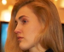 "Mis Pasaule 2006" fināliste Līga Meinarte izplūst asarās izstādē „Palīdzēsim!”