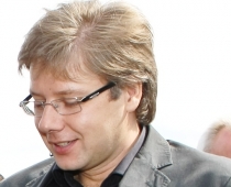 UŠAKOVS kļuvis par jēru ganu Getliņos  (FOTO)