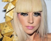 Dziedātājas Lady GaGas dzīvība ir apdraudēta smago slimību dēļ