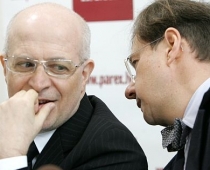 Kargins un Krasovickis grib atpirkt daļu Parex bankas