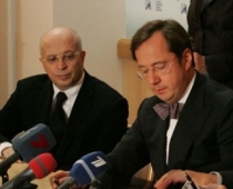 Parex vēršas tiesā pret Karginu un Krasovicki par iedzīvošanos uz bankas rēķina