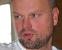 Basketbola "vectētiņš" Uvis Helmanis atlaidis bārdiņu (FOTO)
