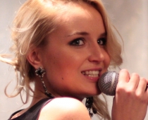 Krievijas dziedātāja Polina Gagarina restorāna PiNOT atklāšanā (FOTO)