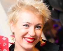 ZZ Jana atkal ar sevi veikusi crazy pārvērtības - Roxette solistes stils (FOTO)