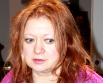 Leonarda Ķestere smalkā ballītē izskatās kā no gultas izkāpusi (FOTO)